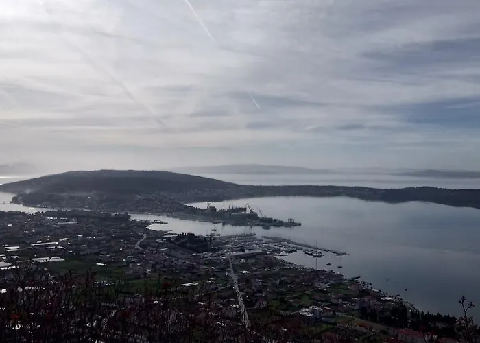 Curic Апартаменты Трогир