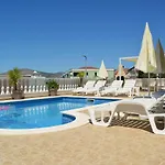 شقة Curic تروغير