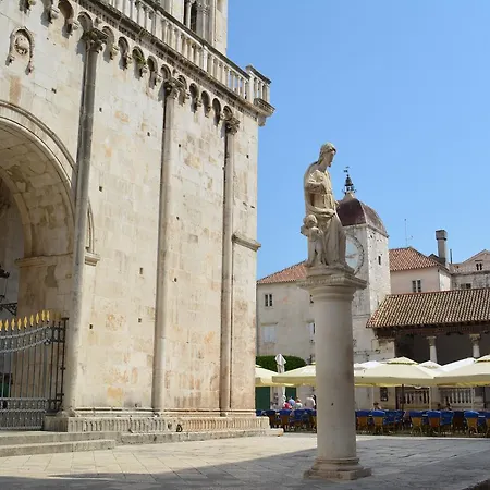 Curic * トロギール