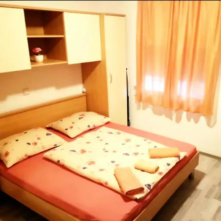 Apartament Curic *